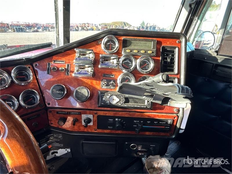 Freightliner Classic 120 Седельные тягачи