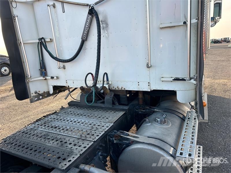 Freightliner Classic 120 Седельные тягачи