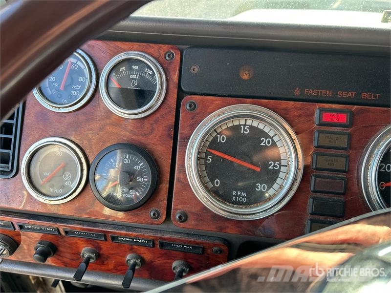 Freightliner Classic 120 Седельные тягачи