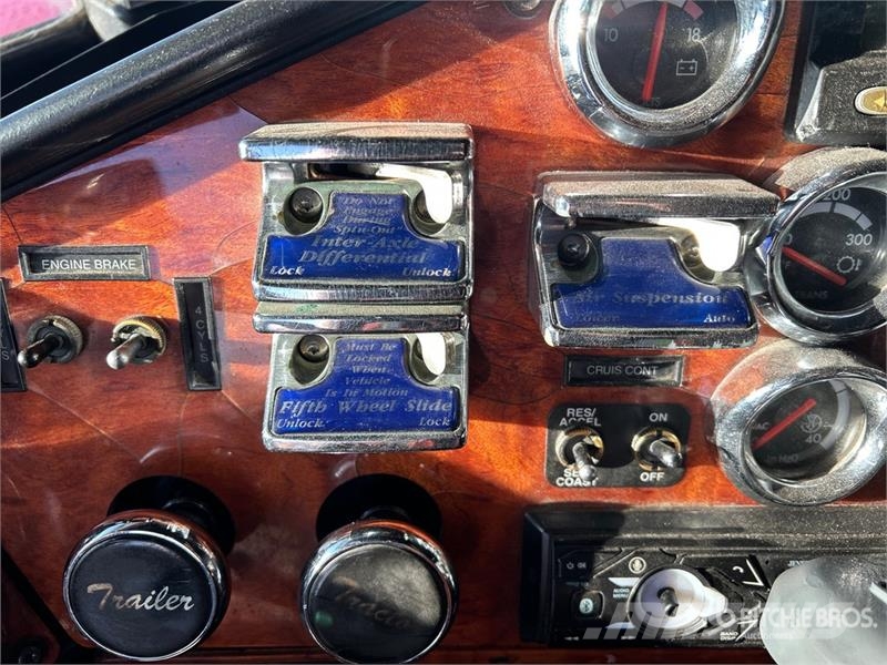 Freightliner Classic 120 Седельные тягачи