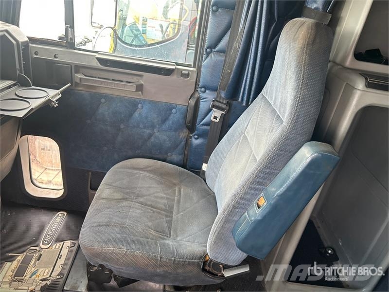 Freightliner Classic 120 Vetopöytäautot