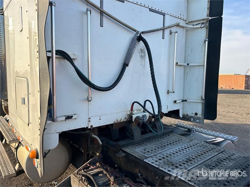 Freightliner Classic 120 Седельные тягачи