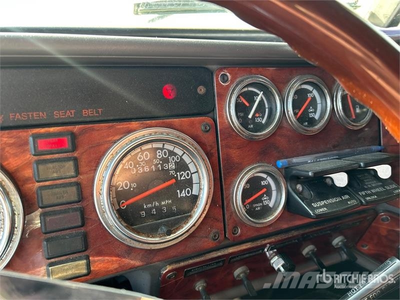 Freightliner Classic 120 Седельные тягачи