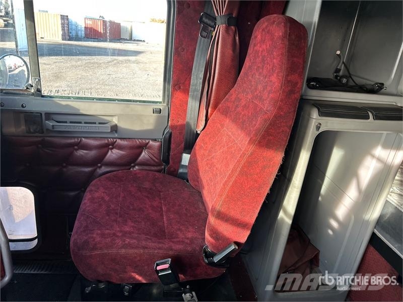 Freightliner Classic 120 Седельные тягачи