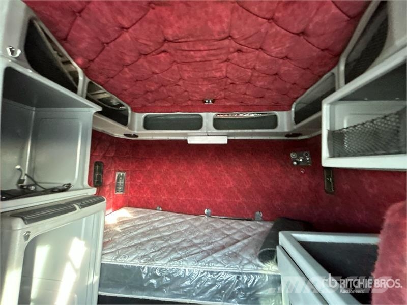 Freightliner Classic 120 Седельные тягачи