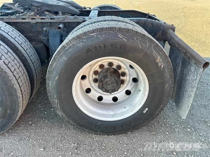 Freightliner Classic 120 Седельные тягачи