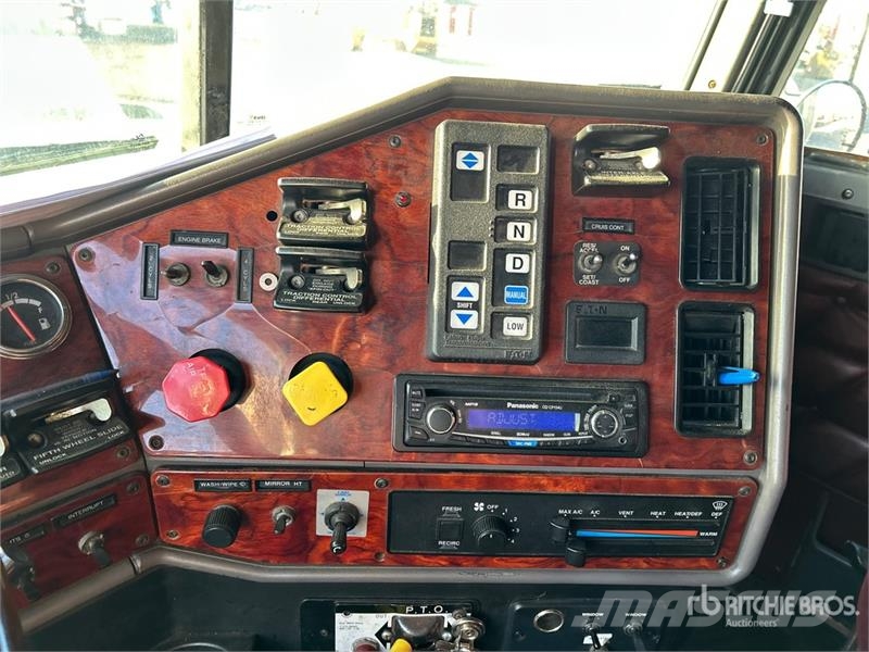 Freightliner Classic 120 Седельные тягачи