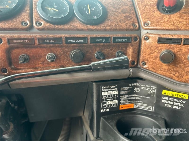 Freightliner Classic 120 Vetopöytäautot