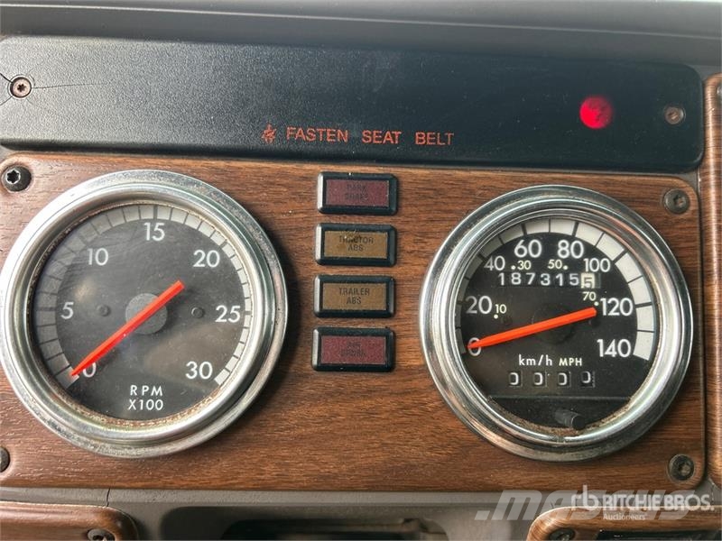 Freightliner Classic 120 Vetopöytäautot