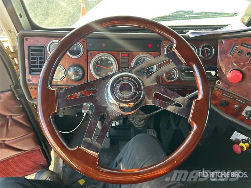 Freightliner Classic 120 Седельные тягачи