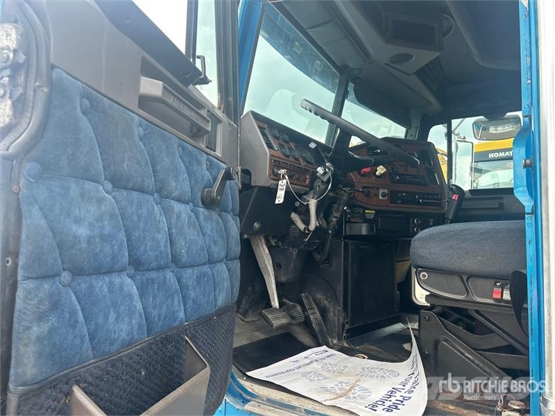 Freightliner Classic 120 Vetopöytäautot