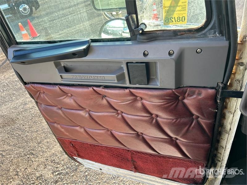 Freightliner Classic 120 Седельные тягачи