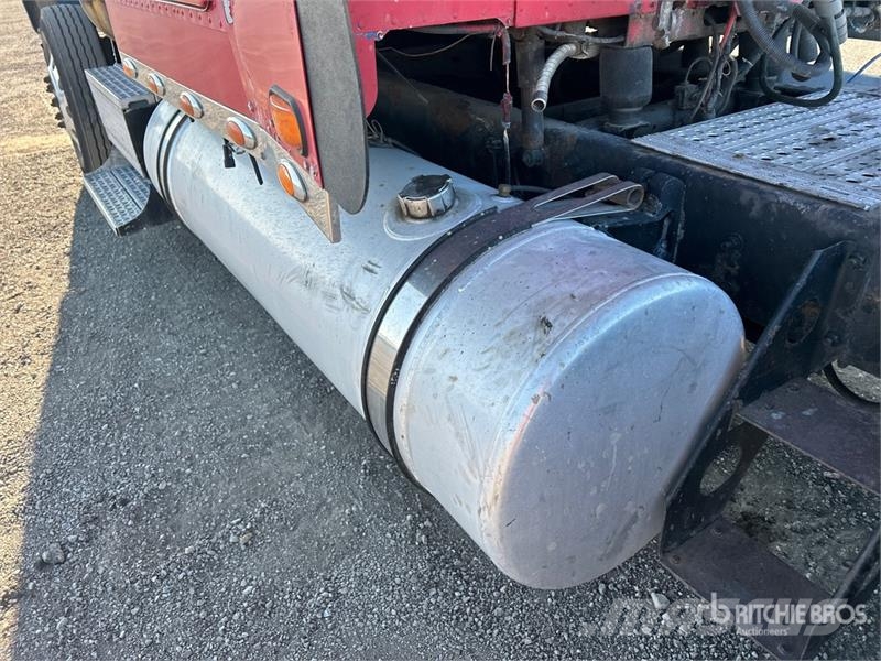 Freightliner Classic 120 Седельные тягачи