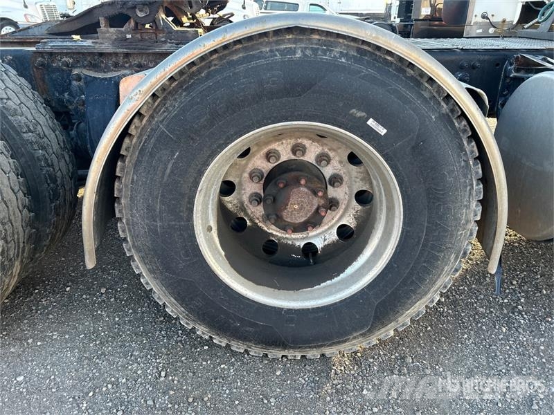 Freightliner Classic 120 Седельные тягачи