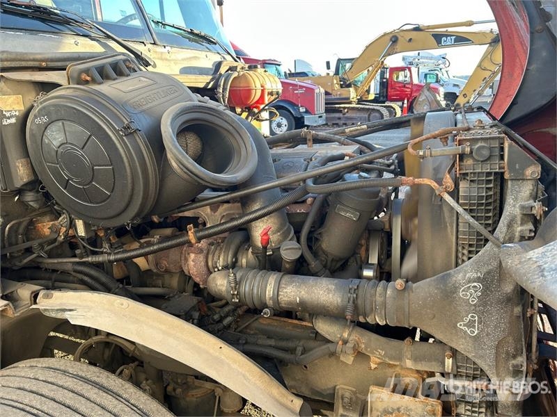 Freightliner Columbia 120 6x4 T/A Sleeper Truck Tractor Седельные тягачи