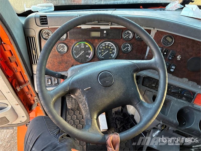 Freightliner Columbia 120 6x4 T/A Sleeper Truck Tractor (Glider Trekkers