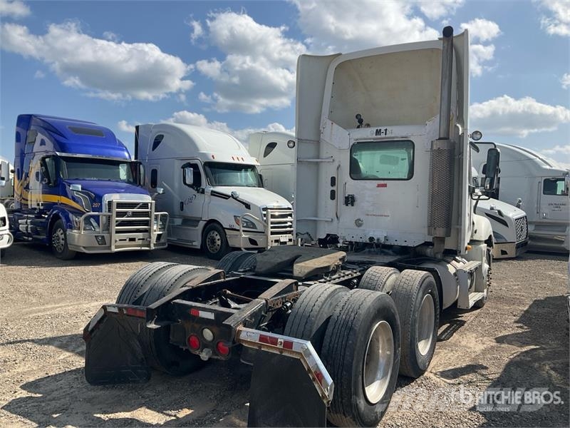 Freightliner Columbia 120 6x4 T/A Day Cab Truck Tractor Tractor Units