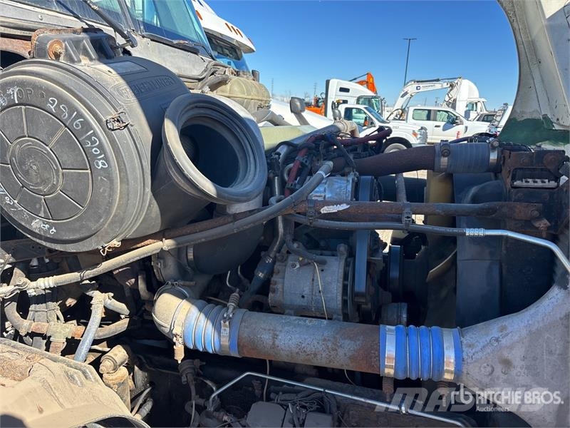 Freightliner Columbia 120 6x4 T/A Day Cab Truck Tractor Tractores (camiões)
