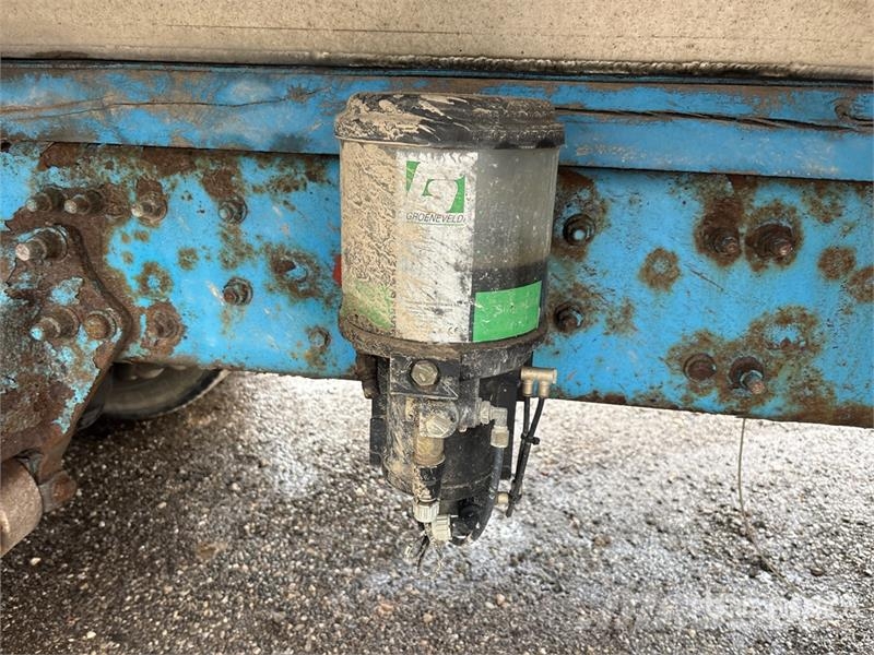 Freightliner Columbia 120 6x4 T/A Dump Truck Tippbil