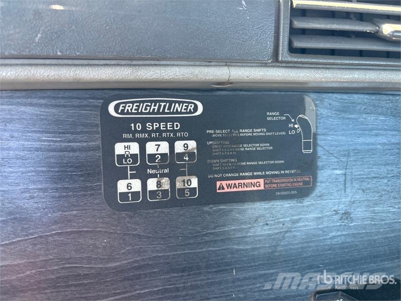 Freightliner Columbia 120 6x4 T/A Day Cab Truck Tractor Tractor Units