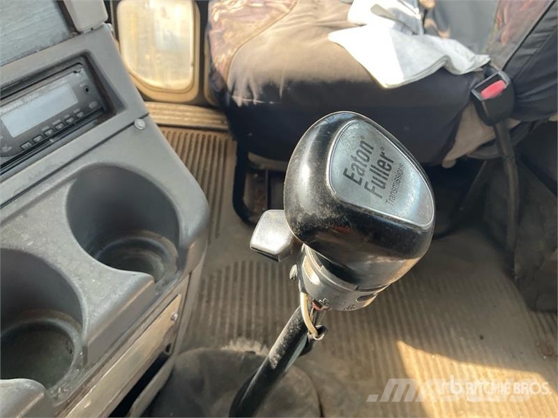 Freightliner Columbia 120 6x4 T/A Day Cab Truck Tractor Tractor Units