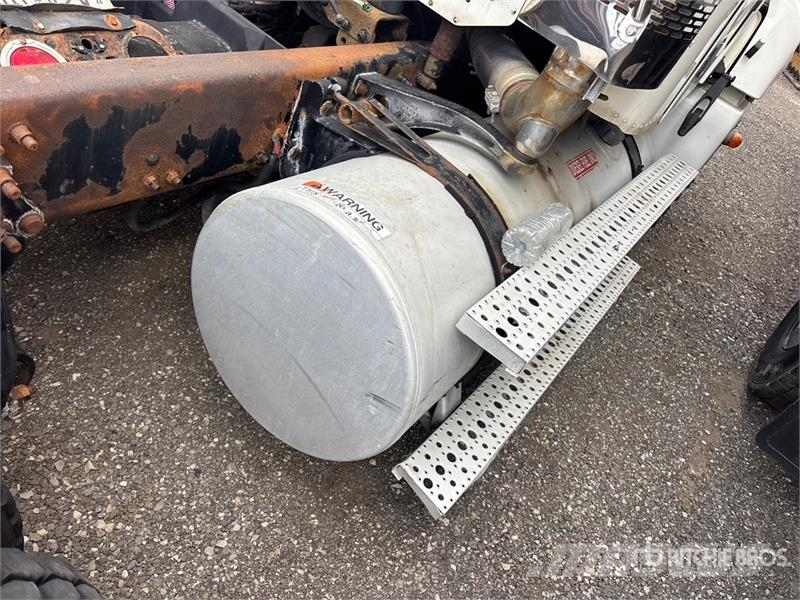 Freightliner Columbia 120 6x4 T/A Day Cab Truck Tractor (Inoper Motrici e Trattori Stradali
