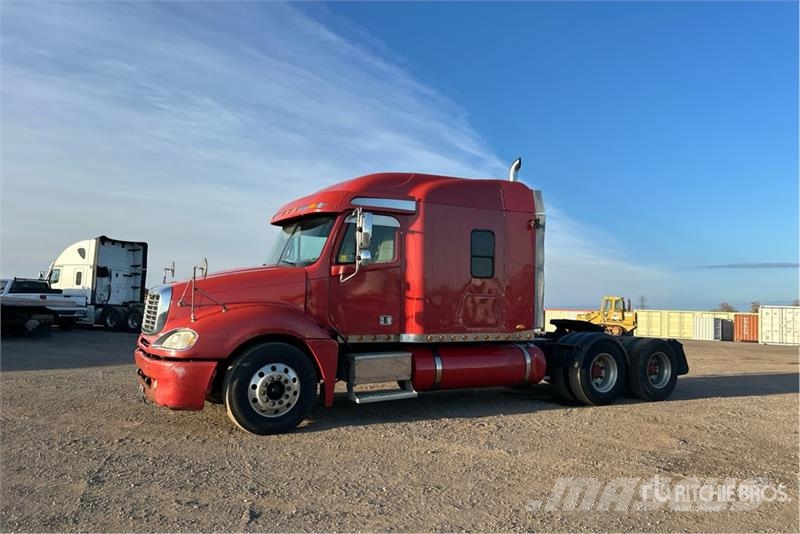 Freightliner Columbia 120 6x4 T/A Sleeper Truck Tractor Седельные тягачи