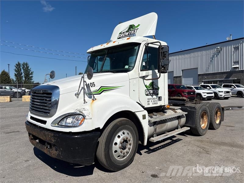 Freightliner Columbia 120 6x4 T/A Day Cab Truck Tractor Tractor Units