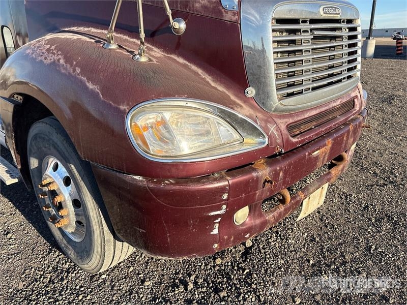 Freightliner Columbia 120 6x4 T/A Day Cab Truck Tractor Naudoti vilkikai