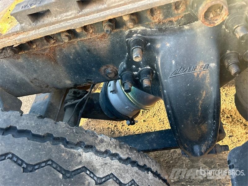 Freightliner Columbia 120 6x4 T/A Sleeper Truck Tractor Седельные тягачи