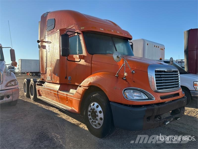 Freightliner Columbia 120 6x4 T/A Sleeper Truck Tractor (Glider Trekkers
