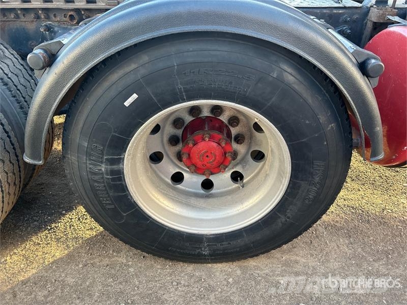 Freightliner Columbia 120 6x4 T/A Sleeper Truck Tractor Седельные тягачи