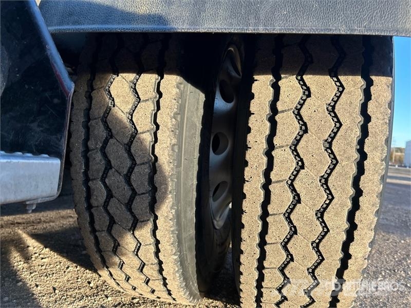 Freightliner Columbia 120 6x4 T/A Sleeper Truck Tractor Седельные тягачи