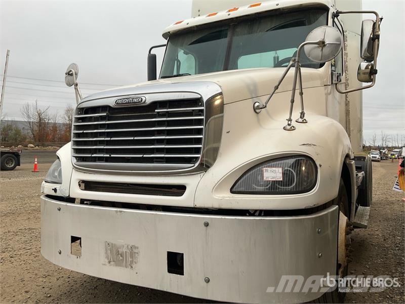 Freightliner Columbia 120 T/A Day Cab Truck Tractor Sattelzugmaschinen