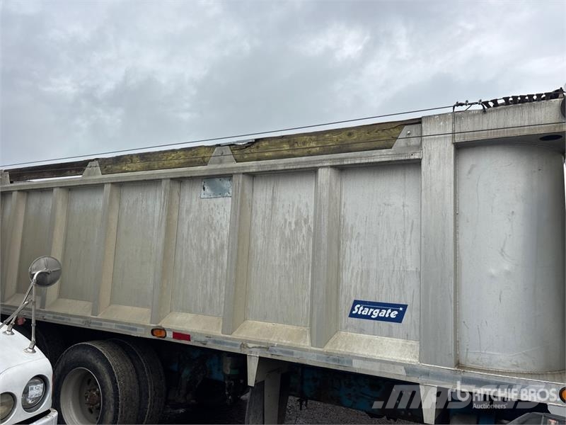 Freightliner Columbia 120 6x4 T/A Dump Truck Tippbil
