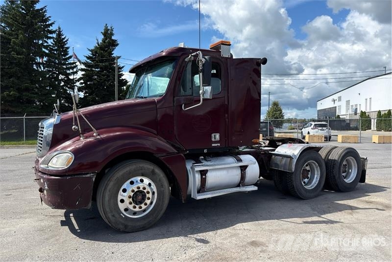 Freightliner Columbia 120 6x4 T/A Day Cab Truck Tractor Vilcēji