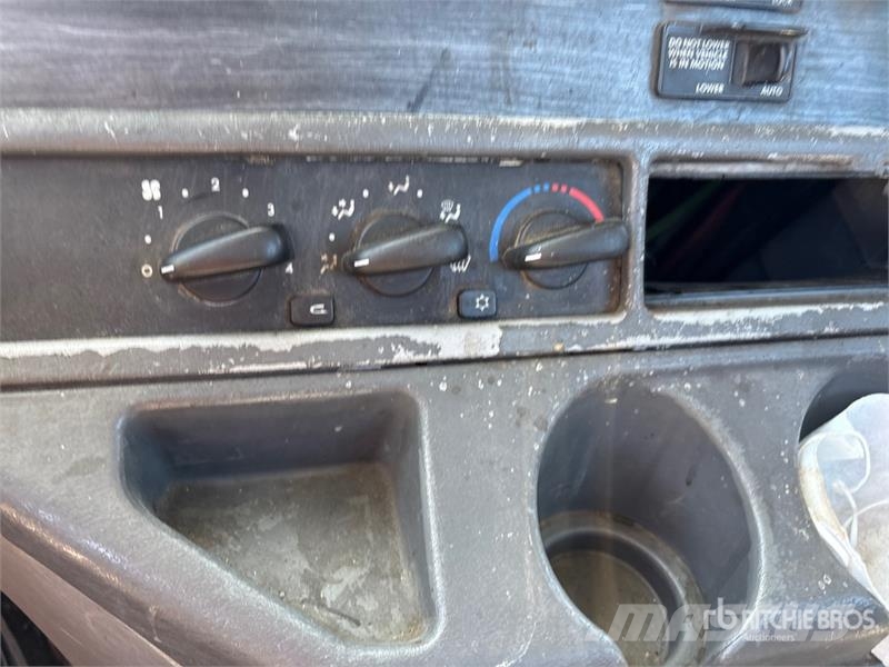 Freightliner Columbia 120 6x4 T/A Day Cab Truck Tractor Tractor Units