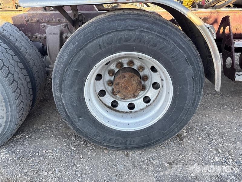 Freightliner Columbia 120 6x4 T/A Day Cab Truck Tractor Naudoti vilkikai