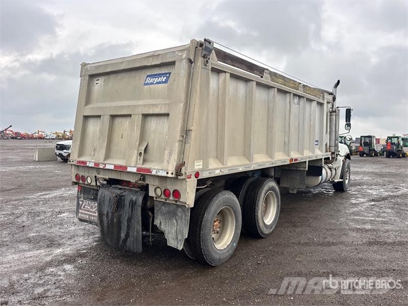 Freightliner Columbia 120 6x4 T/A Dump Truck Tippbil