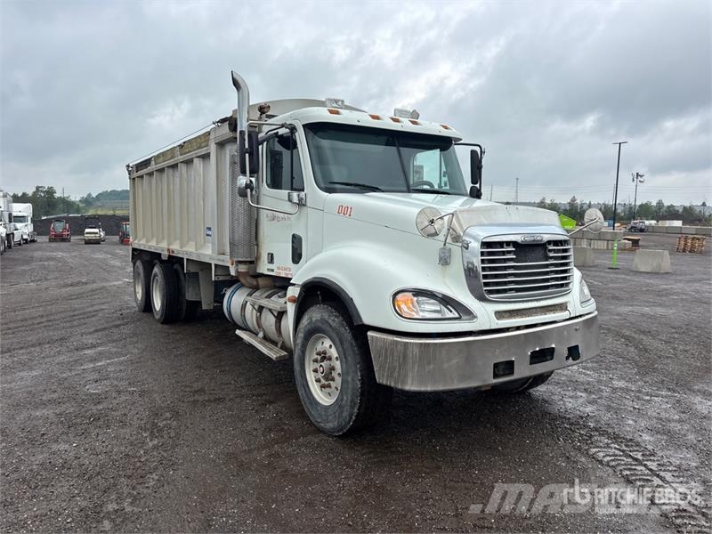 Freightliner Columbia 120 6x4 T/A Dump Truck Tippbil
