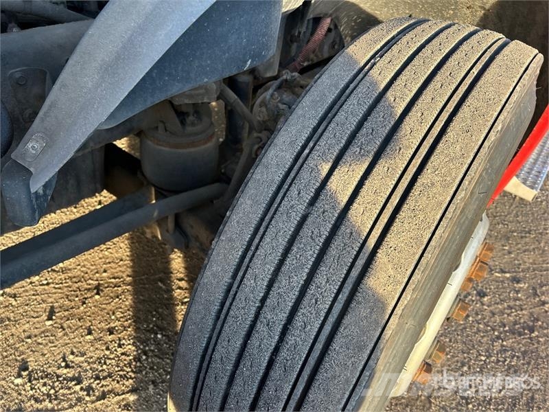 Freightliner Columbia 120 6x4 T/A Sleeper Truck Tractor Седельные тягачи