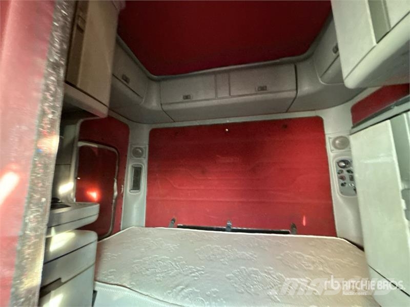 Freightliner Columbia 120 6x4 T/A Sleeper Truck Tractor Седельные тягачи