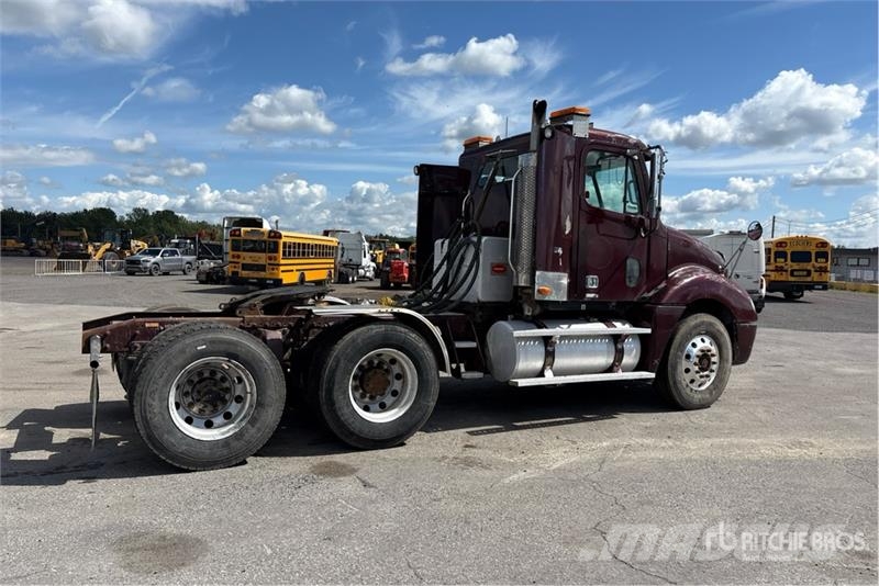 Freightliner Columbia 120 6x4 T/A Day Cab Truck Tractor Vilcēji