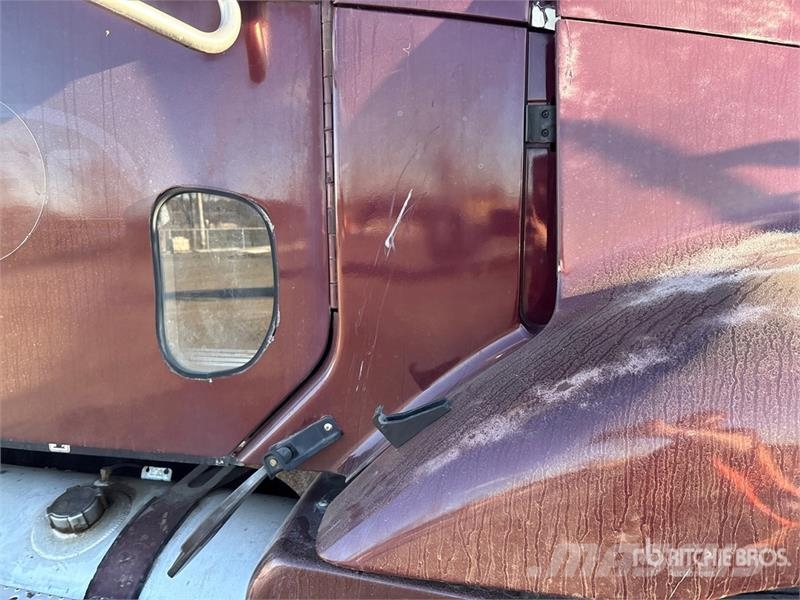 Freightliner Columbia 120 6x4 T/A Day Cab Truck Tractor Naudoti vilkikai