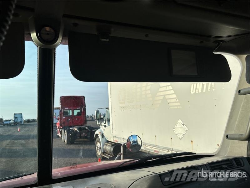 Freightliner Columbia 120 6x4 T/A Sleeper Truck Tractor Седельные тягачи