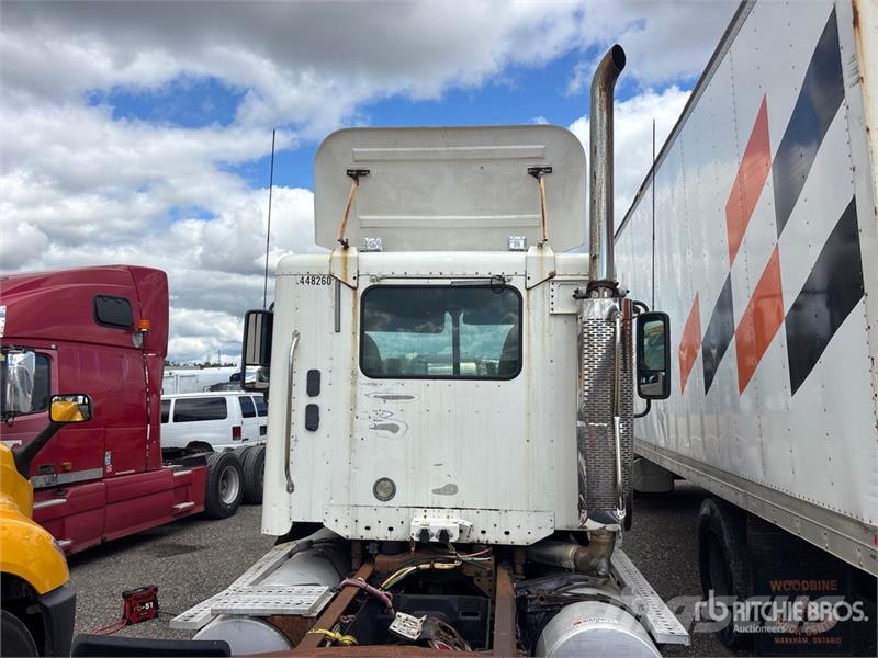 Freightliner Columbia 120 6x4 T/A Day Cab Truck Tractor (Inoper Motrici e Trattori Stradali