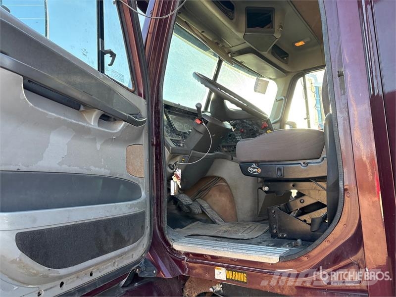 Freightliner Columbia 120 6x4 T/A Day Cab Truck Tractor Naudoti vilkikai