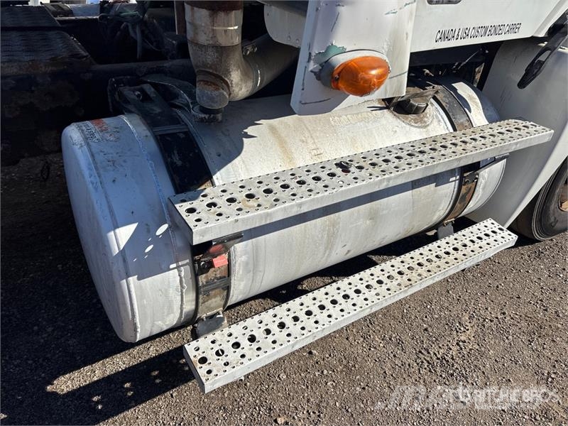 Freightliner Columbia 120 6x4 T/A Day Cab Truck Tractor Tractores (camiões)