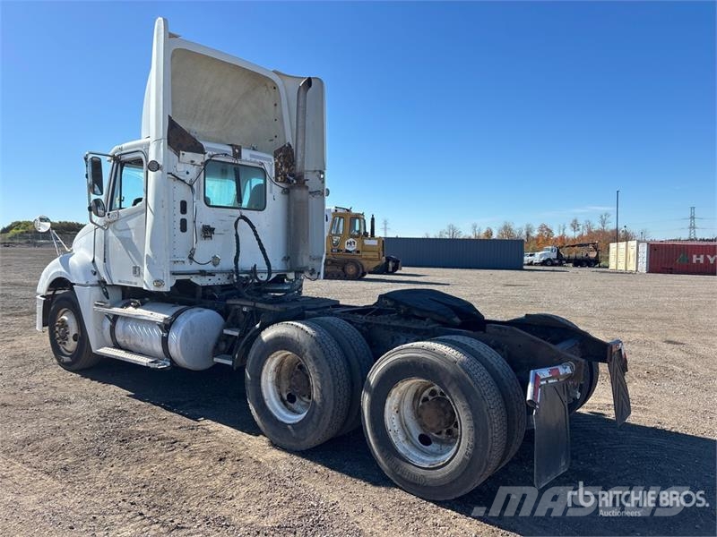 Freightliner Columbia 120 6x4 T/A Day Cab Truck Tractor Tractores (camiões)