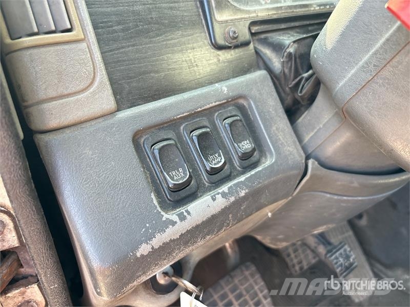 Freightliner Columbia 120 6x4 T/A Day Cab Truck Tractor Tractor Units